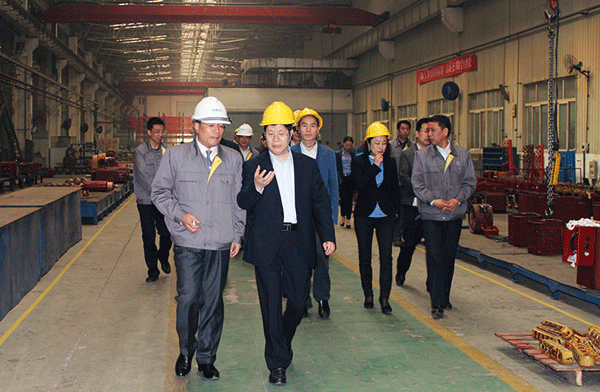 西安市委常委、常務(wù)副市長(cháng)岳華峰蒞臨西瑪電機調研指導。