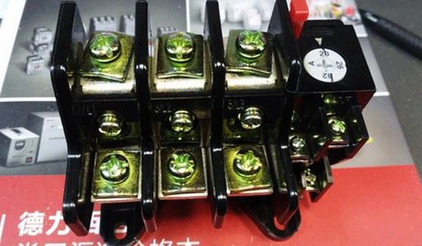 如何正確選擇三相異步電動(dòng)機保護用熱繼電器？