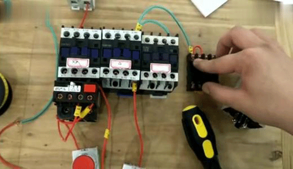 Y系列高壓三相異步電動(dòng)機的功率控制需要哪些元件？